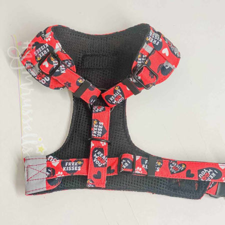 Free kisses chest harness image 3